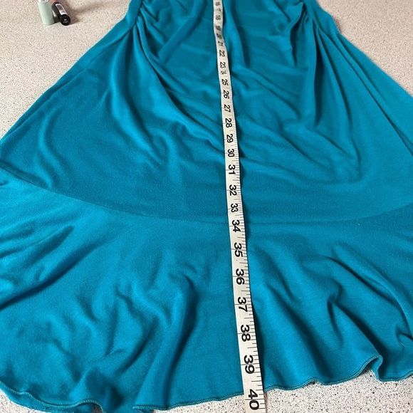 #114 Le Château long dress with side ruching and ruffled hem - Picture 4 of 8